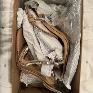 Steve Madden Natural Tan Sandals